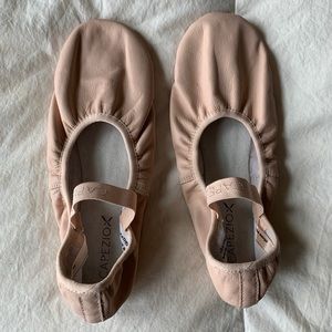 Capezio ballet slippers (212W)